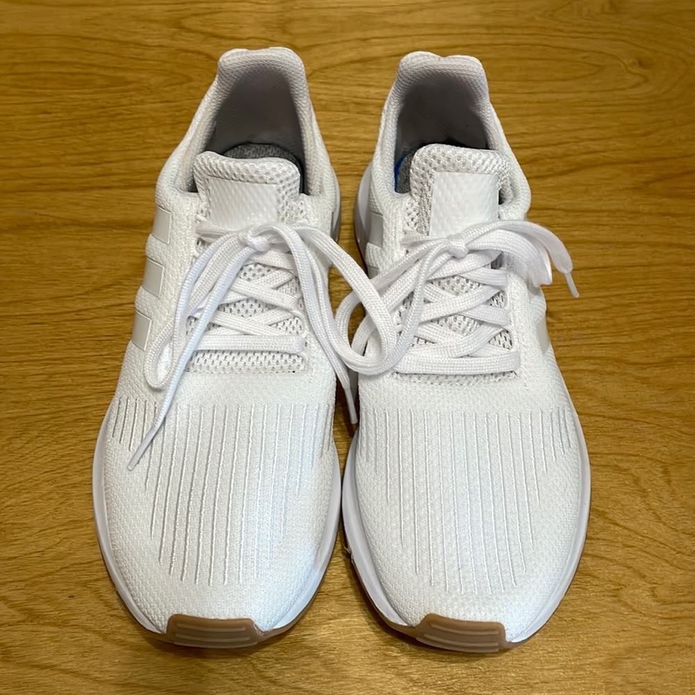 Adidas Swift Run